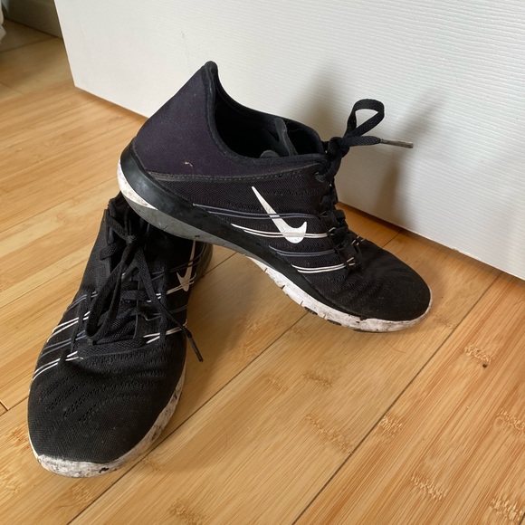 Nike free running shoes - Picture 3 of 5